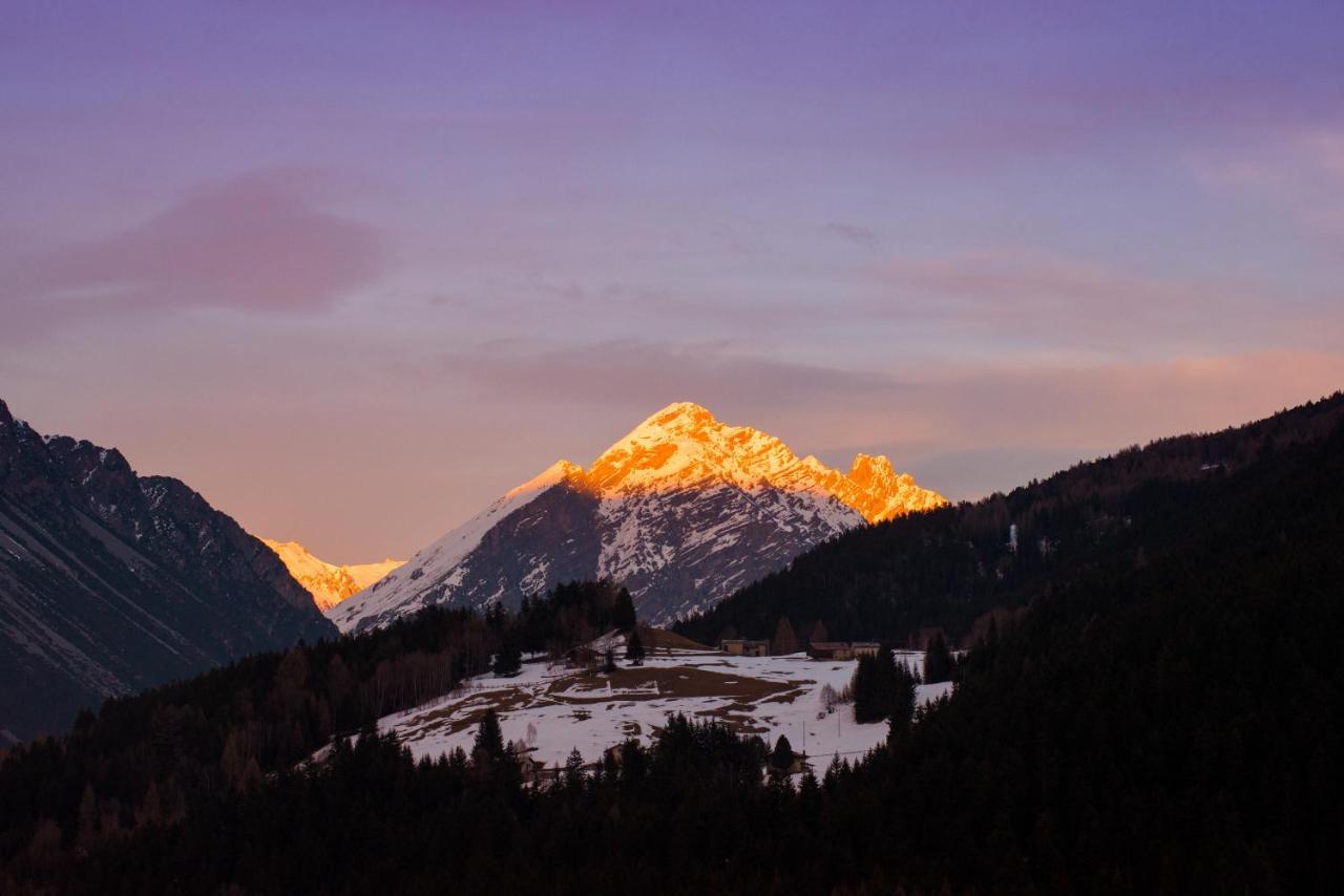 Hotel San Carlo, Tra Bormio E Livigno Isolaccia Exterior foto